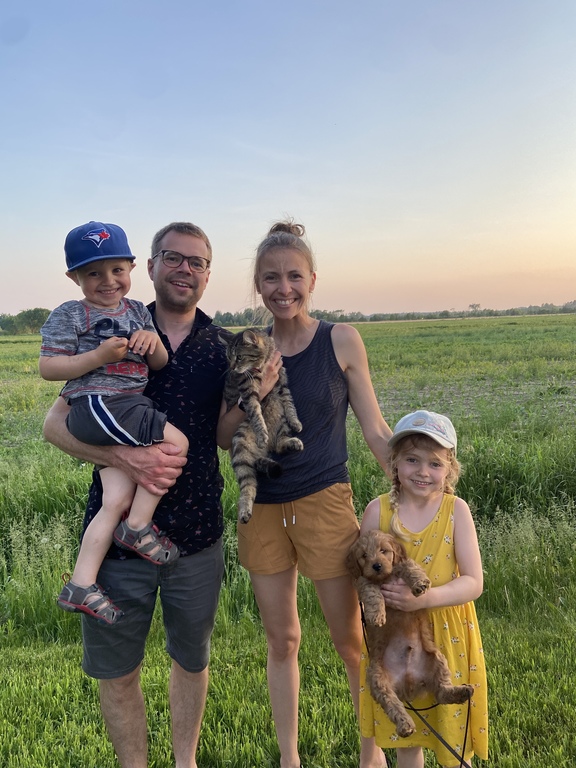 Our family 🥰 The dog wouldn’t stay at our house during the exchange and our cat is very friendly!