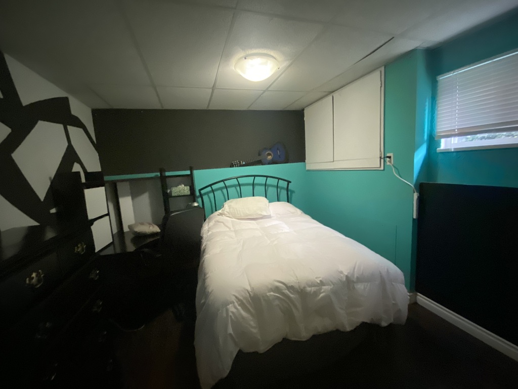 Bedroom #2 with double bed