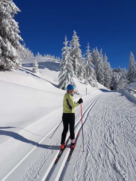 Cross country skiing in the Gantrisch
