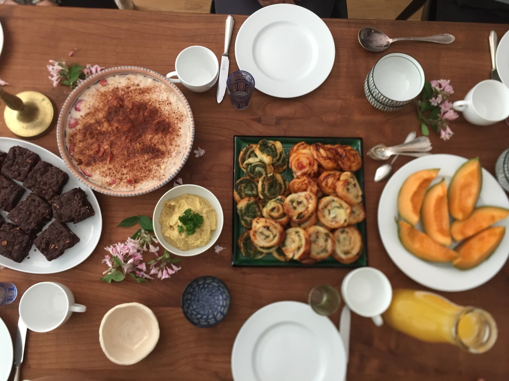 Wir kochen gerne orientalische Mezze - und essen sie auch gerne schön angerichtet.