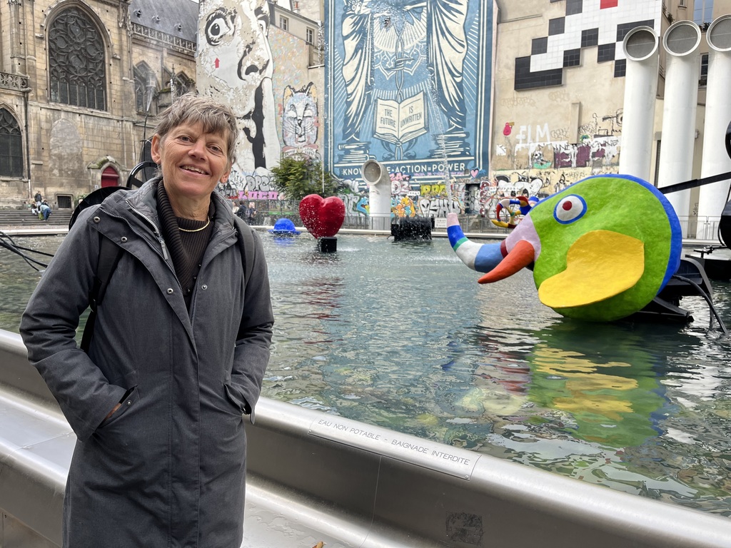 That‘s me. I like to travel, biking and hiking.