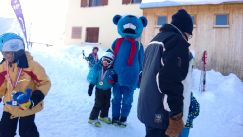 auch Skifahren zählt zu unseren Hobbies