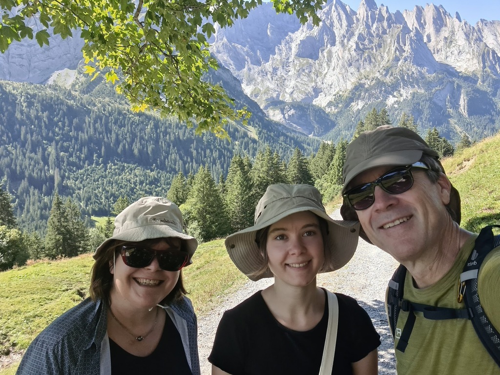 Karin, Laura und Bernhard. Wanderung Grosse Scheidegg - Schwarzwaldalp