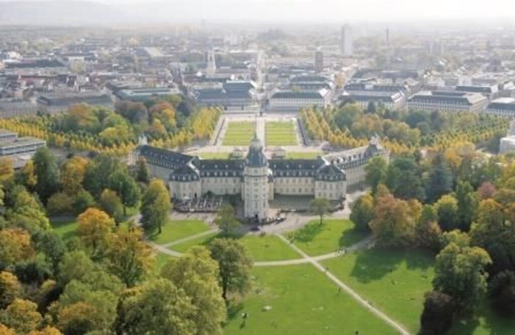 Karlsruhe castle and castle grounds