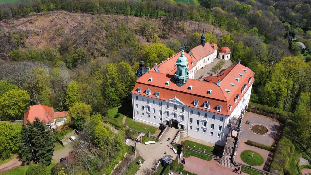 The beautiful castle of Lichtenwalde with a wonderful royal garden, a 20-minute drive from Chemnitz