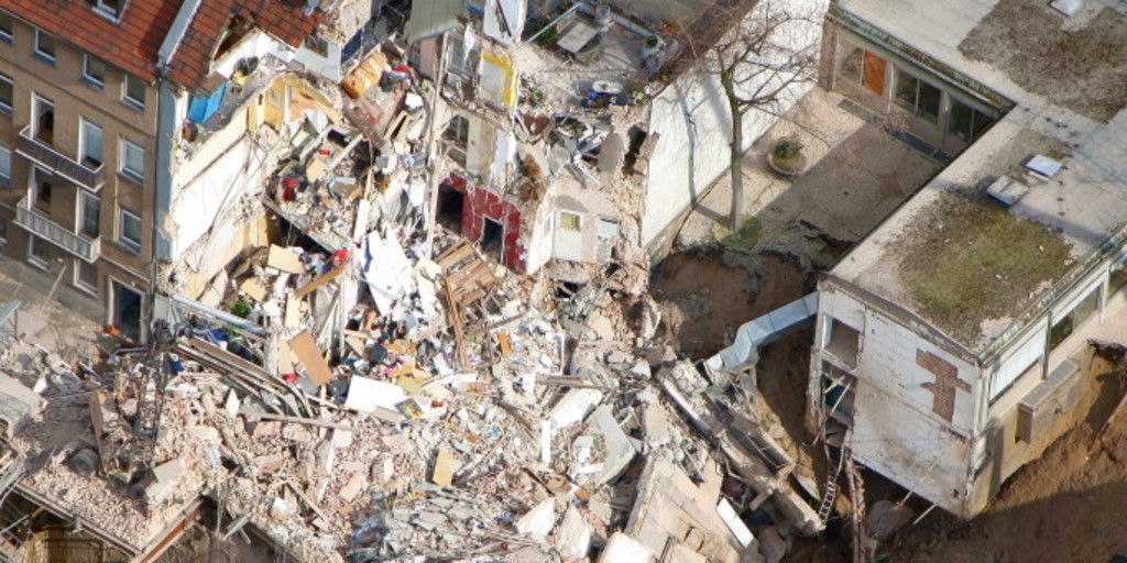 ...which came tumbling down in march, 3dr, 2009...