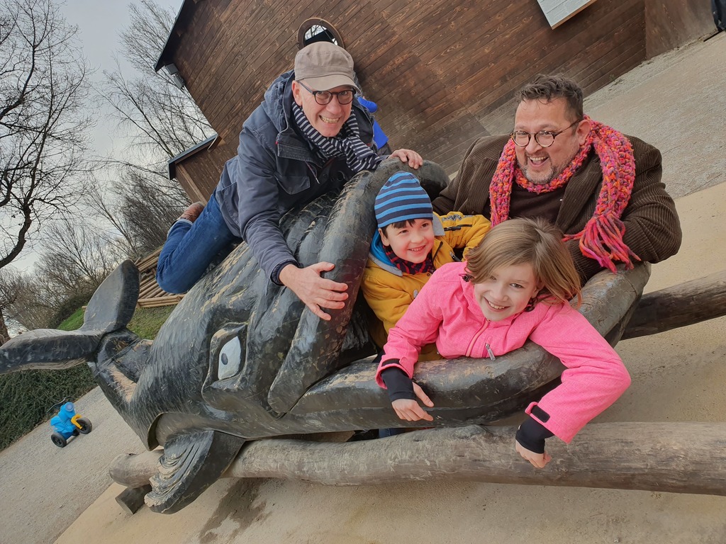 "Look, a woody wale wraped us!", 2020 in Prague Zoo