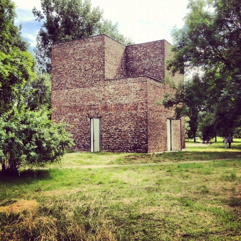 ...are new pavillions with modern art and sculptures waiting for your visite.