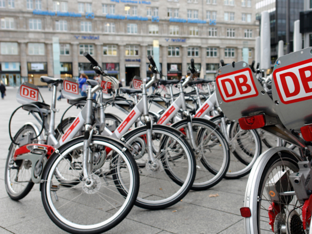 ...there are sharing-bikes at each corner of colonia...