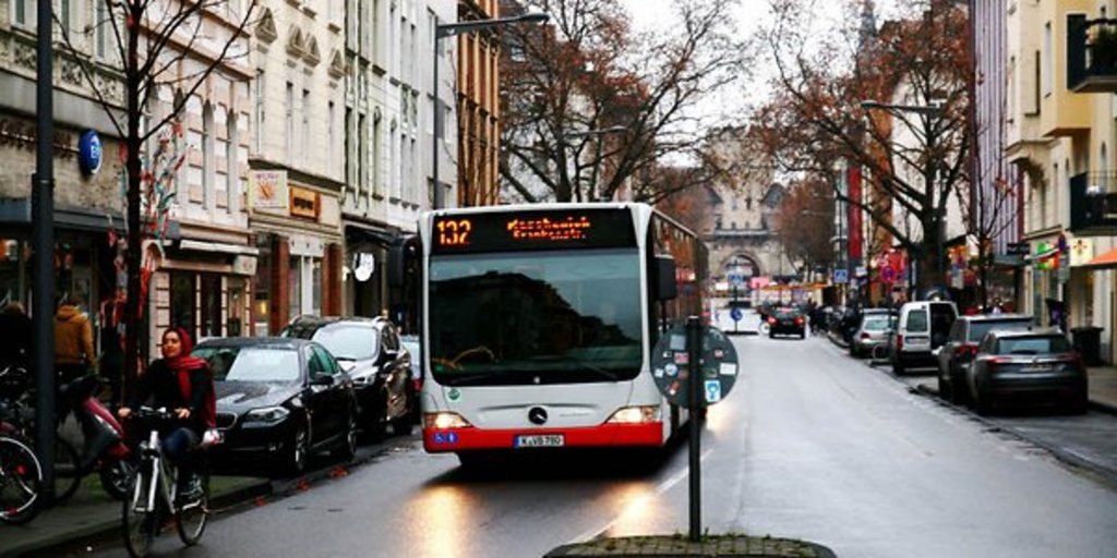 ...till Haltestelle Clodwigplatz (it needs 15 min.)...