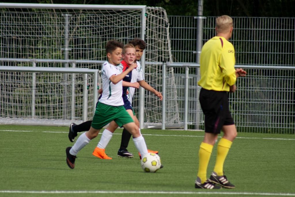 Fußballspielen/Playing football