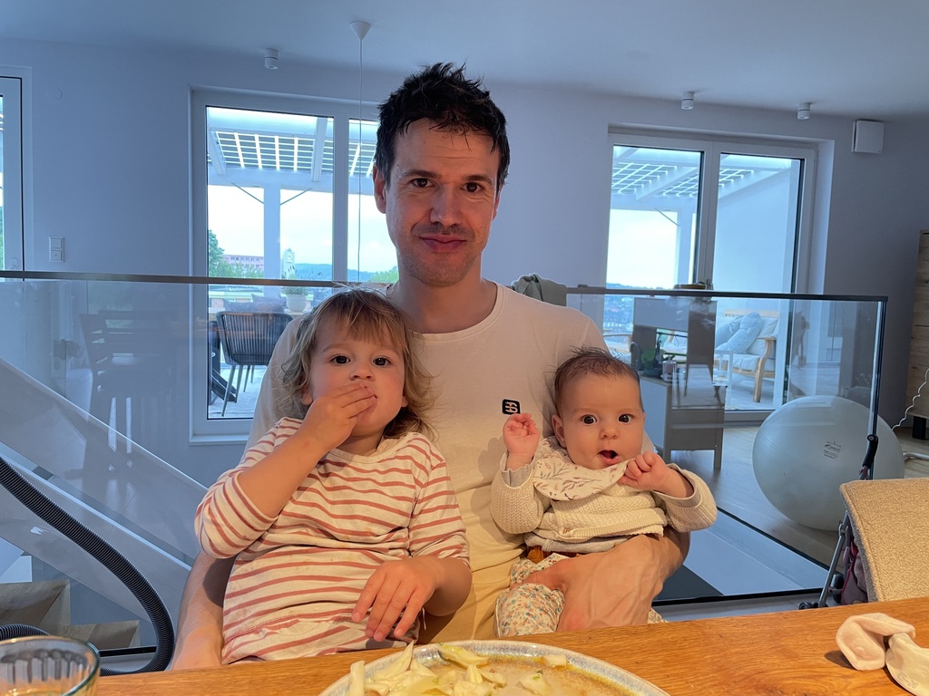 Harald and his girls