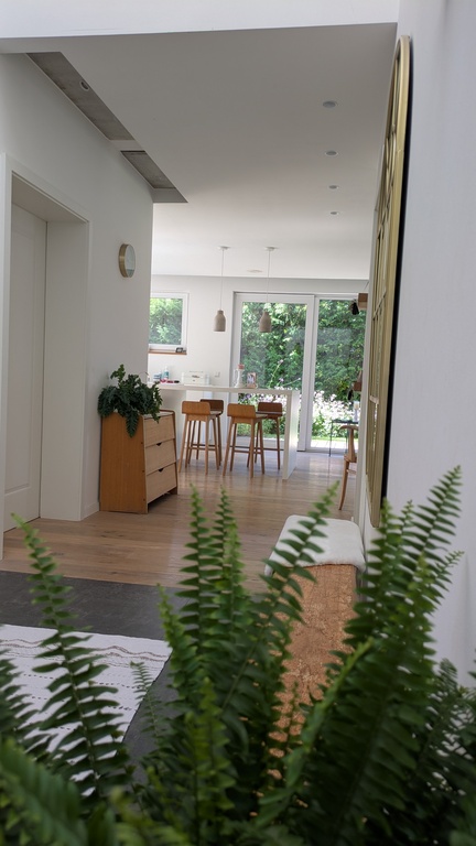 Der Flur mit Blick auf die Küche