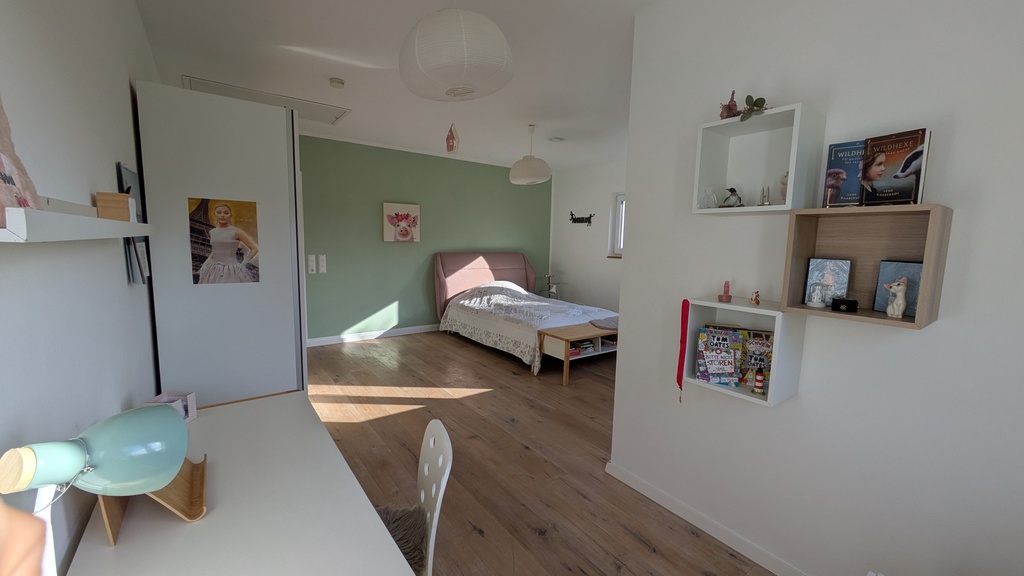 Schlafzimmer 1