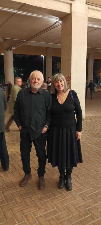 Jordi and Tey prepared to sing The Messiah with a choir of more than five hundred people.                    