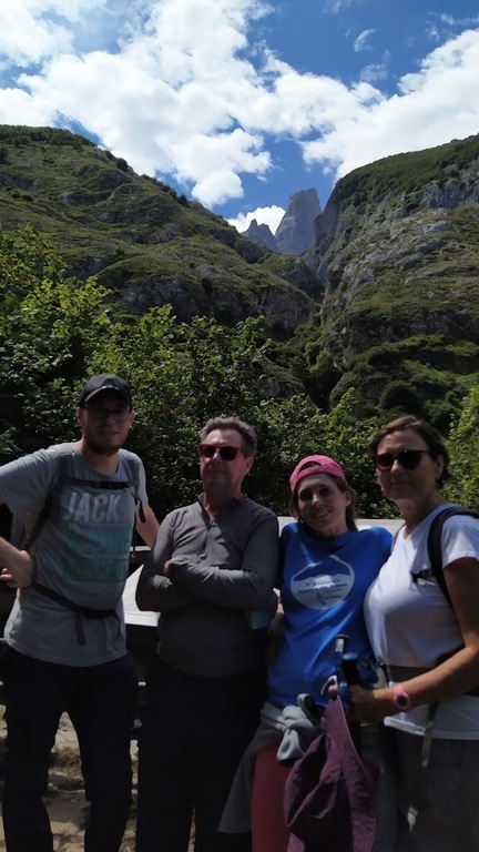 Mi familia en Picos de Europa, de senderismo