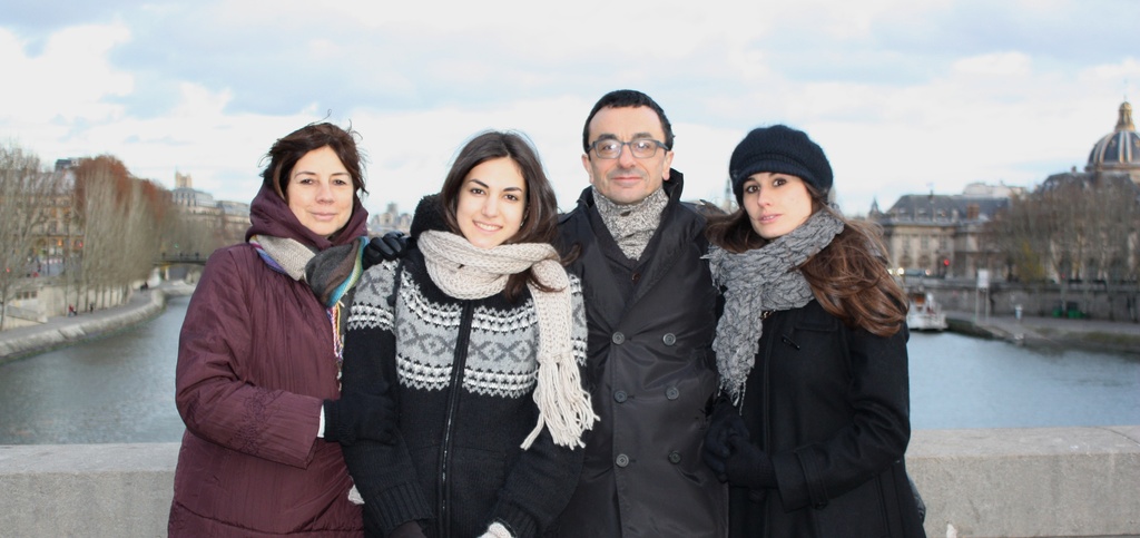Nuestra familia: Alberto y Ana y nuestras dos hijas: Alba y Clara