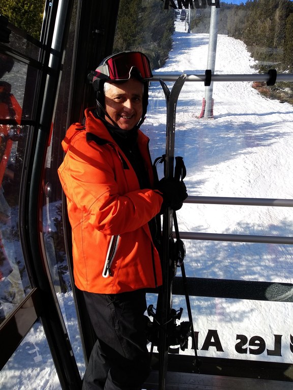 Enjoying ski in LES ANGLES RESORT