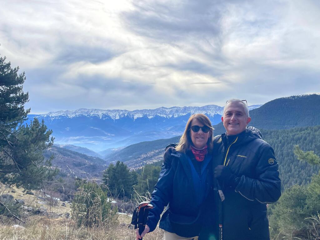 Hiking with views of the Cadí mountain range in 2025