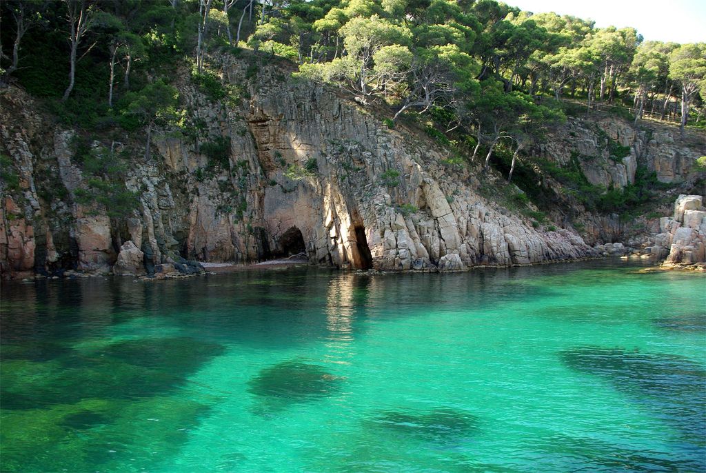 La Costa Brava 1 hour with car or train