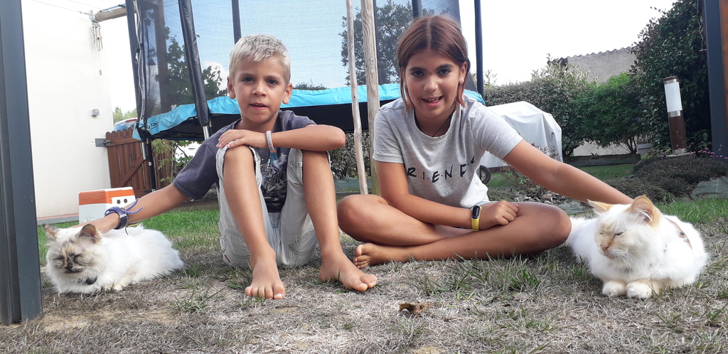 With our french host Chiti and Carambar, summer´19