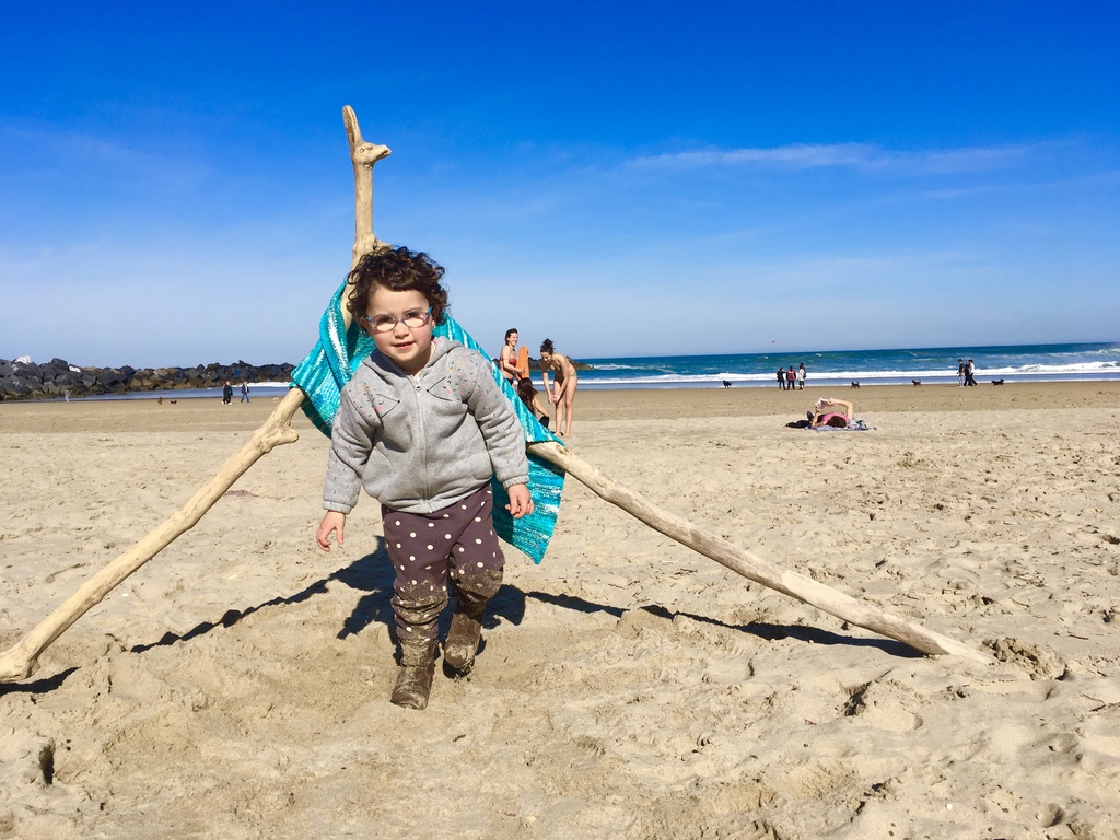 zurriolas beach , 15 m walking