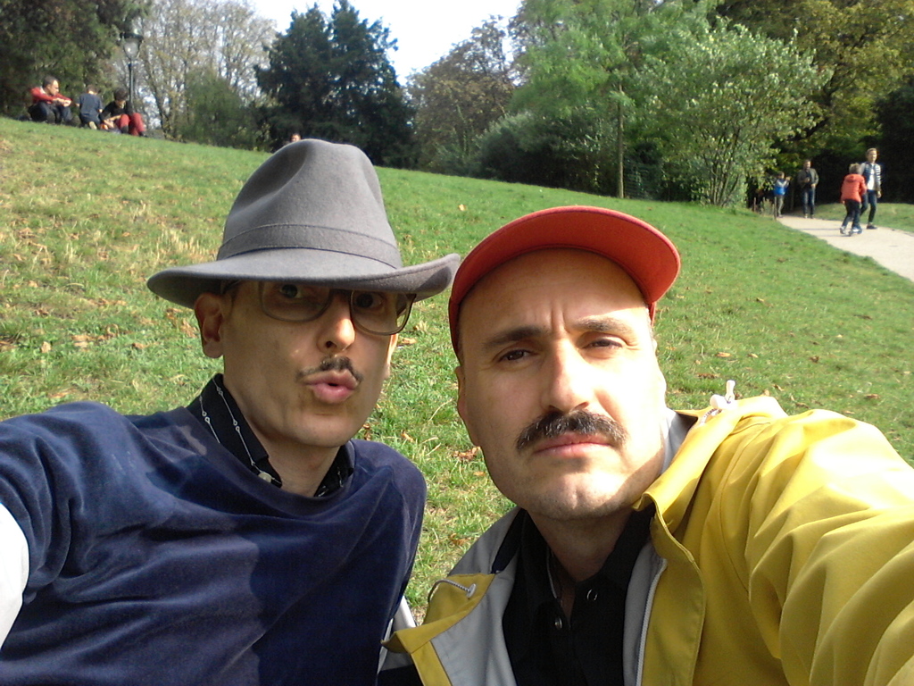 C'est nous dans le parc des Buttes-Chaumont!