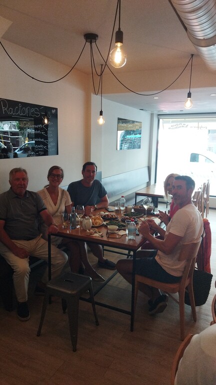 con 2 de mis hijos y mi nuera holandesa,falta mi hijo miguel