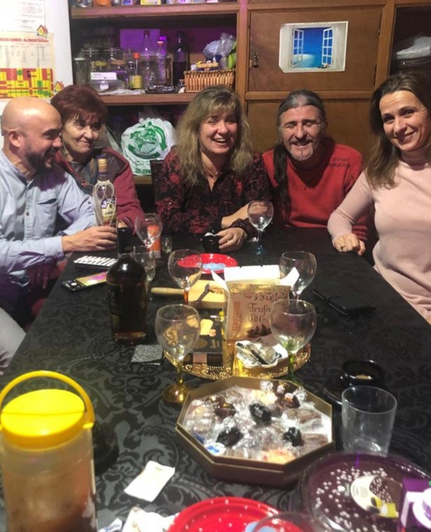 Quedada en el pueblo, cocina Hernán Pérez. Meeting in Hernán Pérez, Kitchen of Hernán Pérez