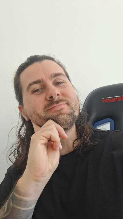 Óscar 34 años. Mi hijo mayor. Siempre me emocionan sus hobbies y su dedicación por su hijo 