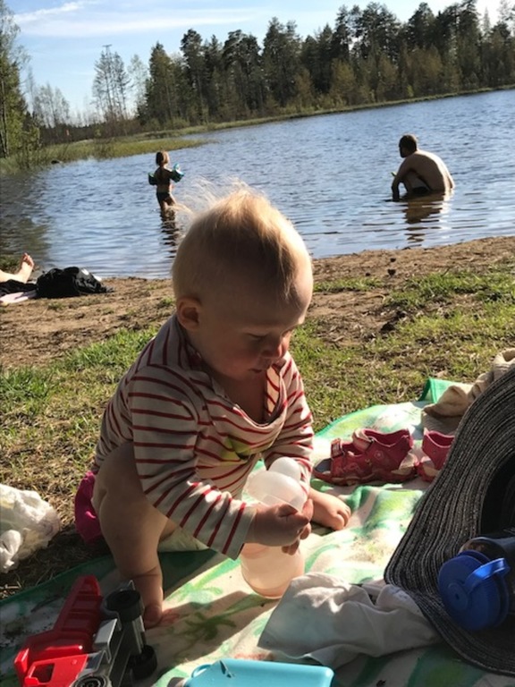 Swimming on the lake Lämsänjärvi 1000 meters from the house