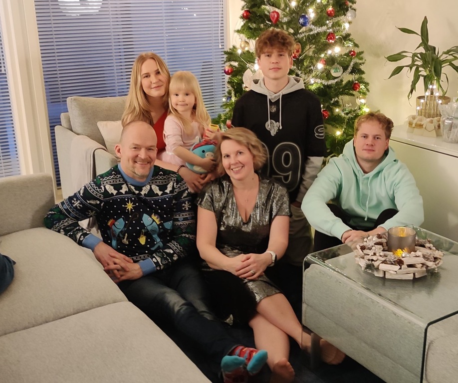 Family picture christmas 2023