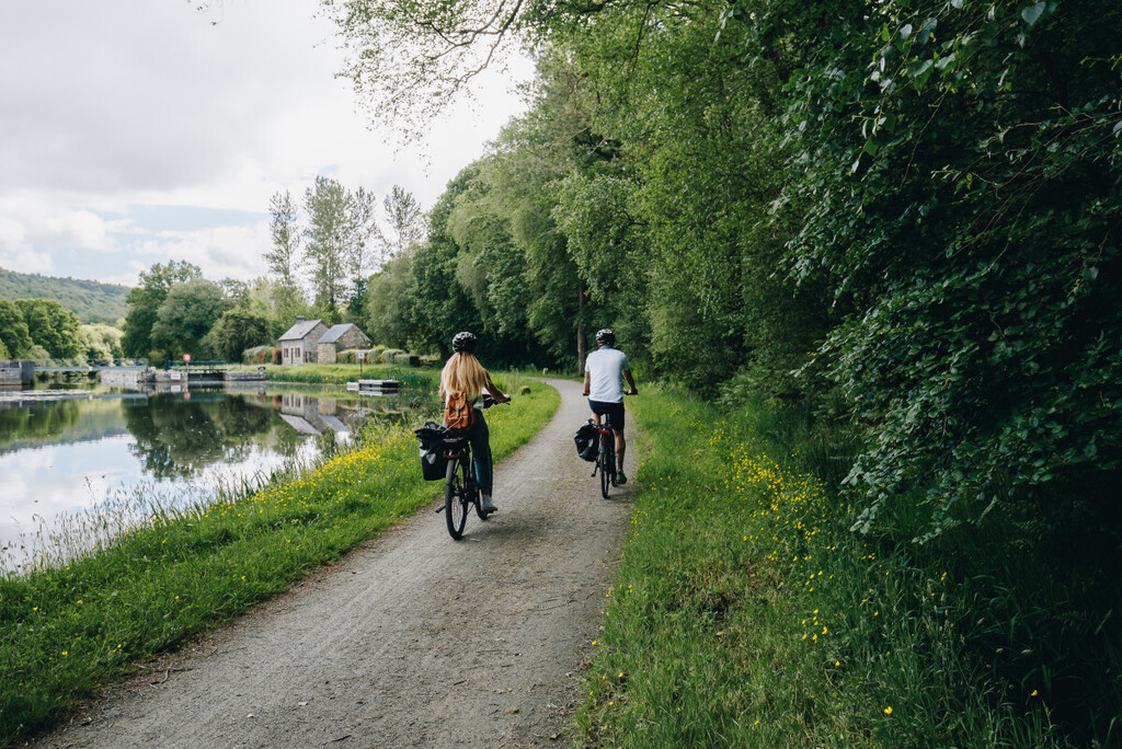 ballade en vélos le long du CANAL DE NANTES A BREST