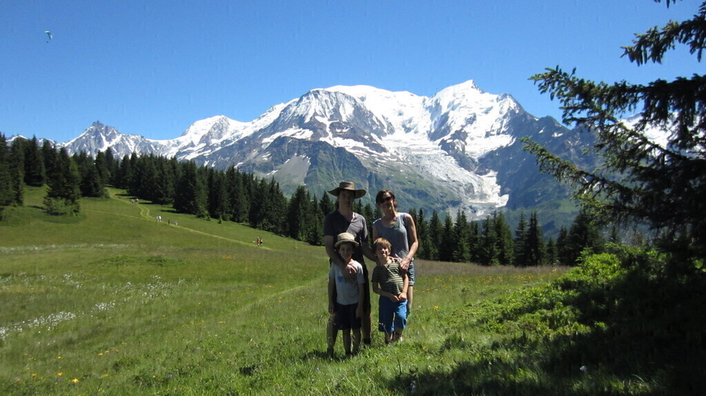 Our familly in the Alpes montains : Denis, Anne, Antone and Justin 