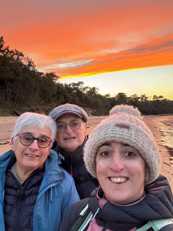 Sur la plagé à Noël, avec une de nos filles