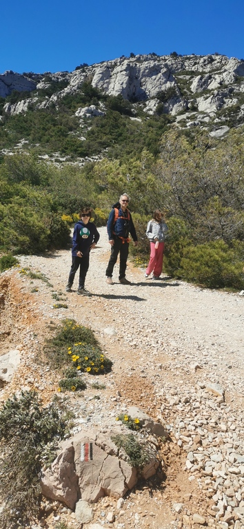 Dans les calanques de Marseille avec nos petits-enfants... 