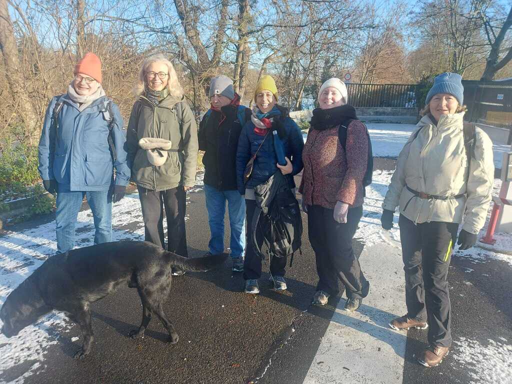 Hiking with friends along the Seine river