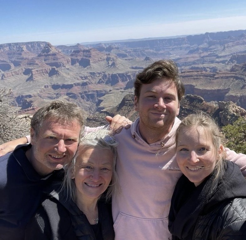 Catherine , Adeline,Yoann, et Christophe dans le grand Canyon