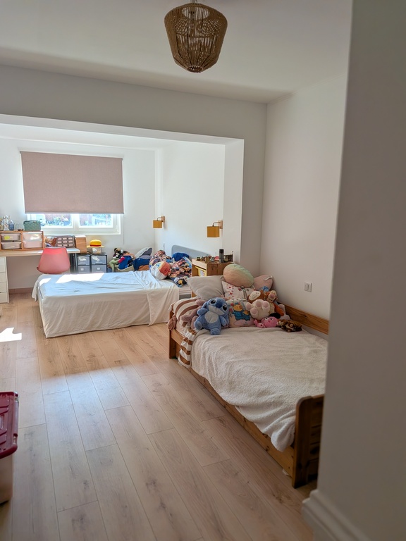 Chambre enfants avec 1 lit 140 plus un lit gigogne deux couchages en 90