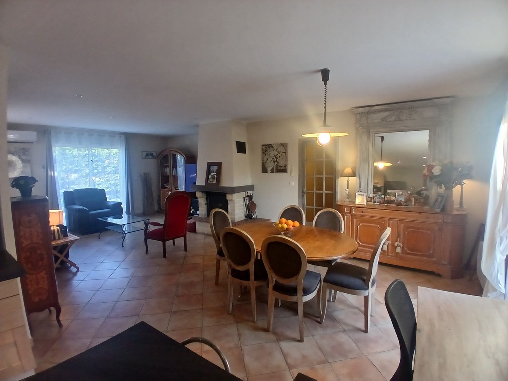 Séjour depuis la cuisine