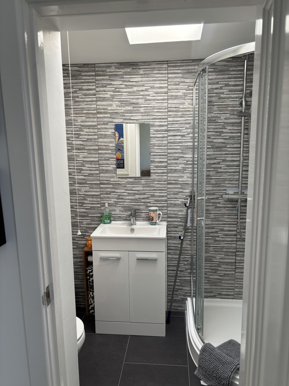 En suite shower 