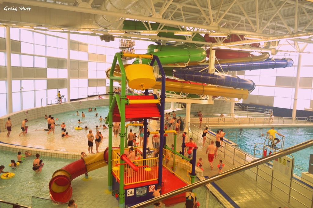 Fun-pool, flumes, diving and lane swimming at the Olympia (Dundee)