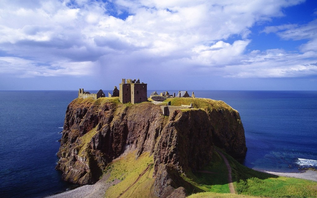 The otherworldly Dunnottar Castle (60min)