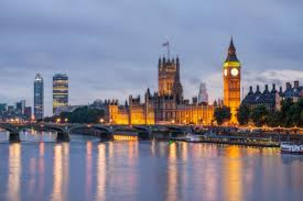Houses of Parliament and Big Ben from Westminster Bridge in the evening