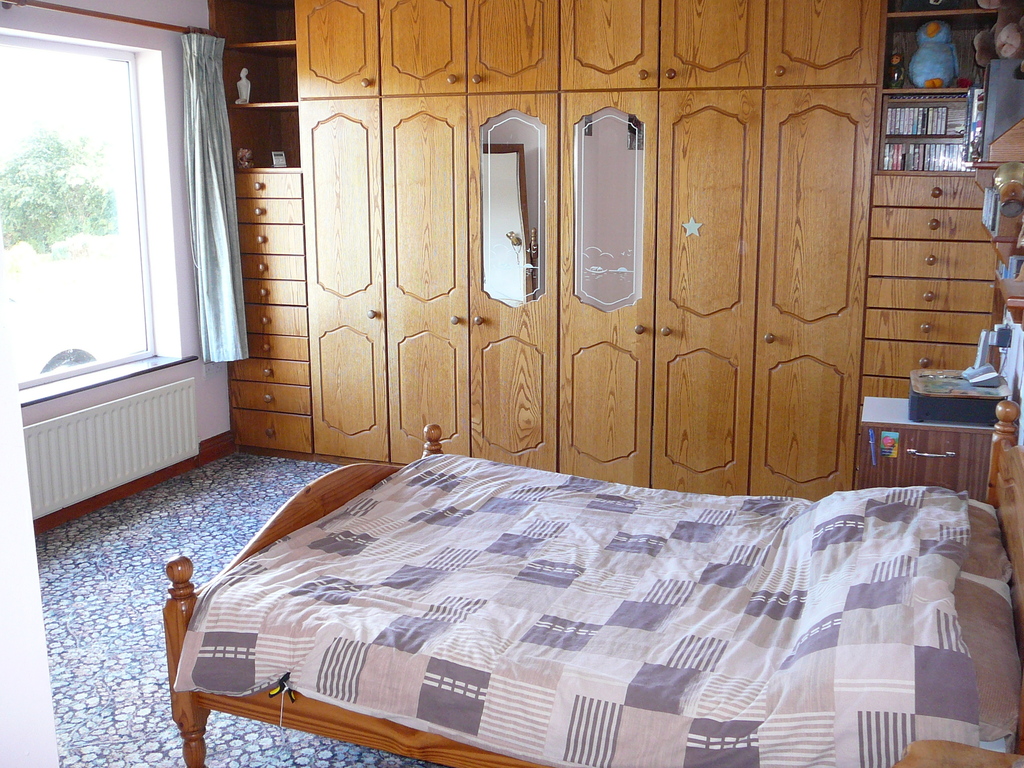 Main bedroom. It's en suite. 