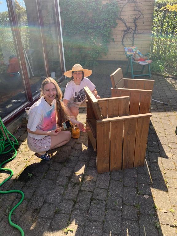 2020 painting the garden furniture
