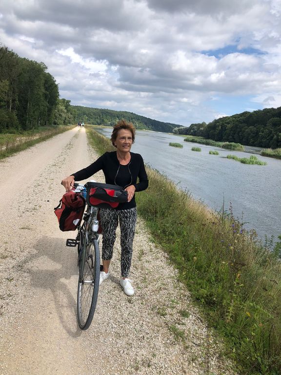 Cycling along the Donau