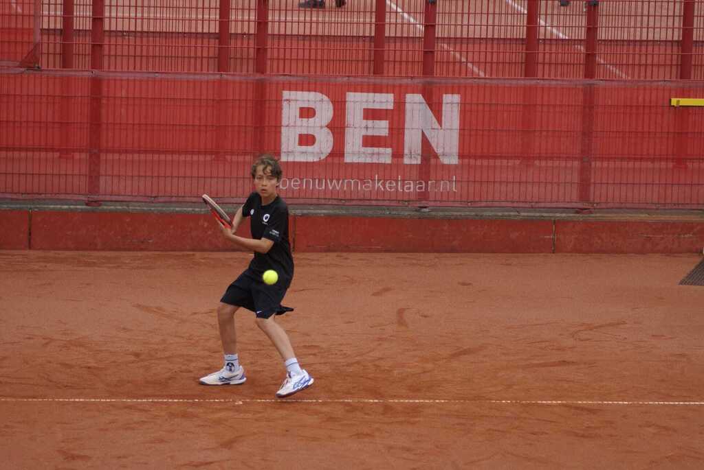 Jilles @ tenniscourt in the near of our house.