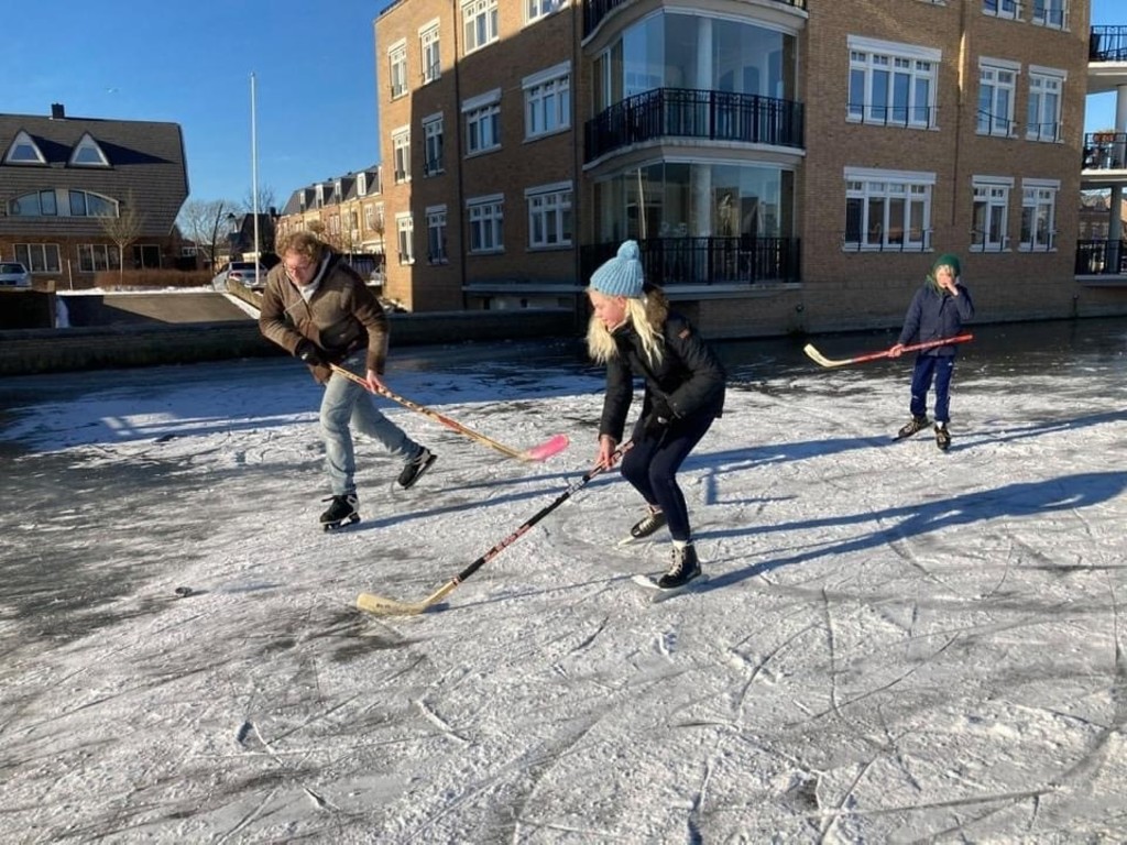 Winter 2020-2021 icehockey on the pond around the corner.