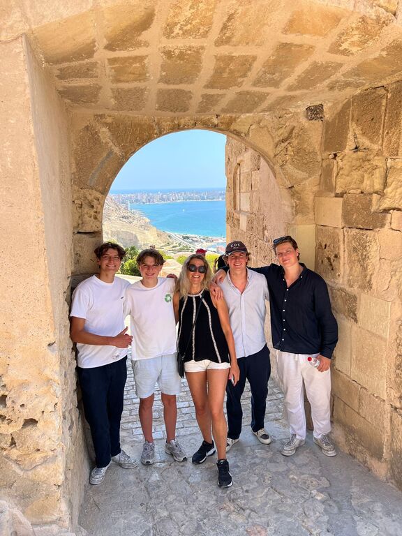 Angelique with our 4 boys, Roan, Mika, Levi and Noah - Allicante summer 2025